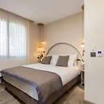 Hotel Ema *