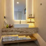 Hotel Ema *