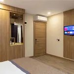 Ema Hotel