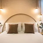 Ema Hotel *
