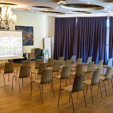 Ema Hotel