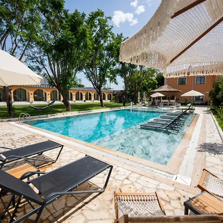 Ema Hotel