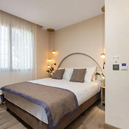 Hotel Ema *