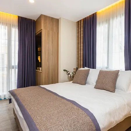 Ema Hotel *