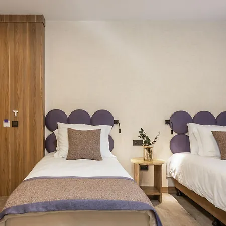 Ema Hotel *