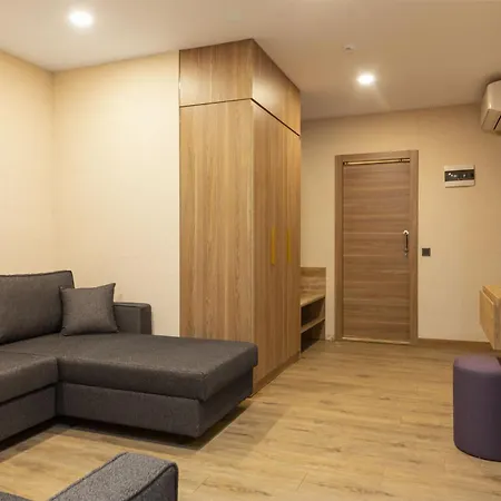 Ema Hotel *
