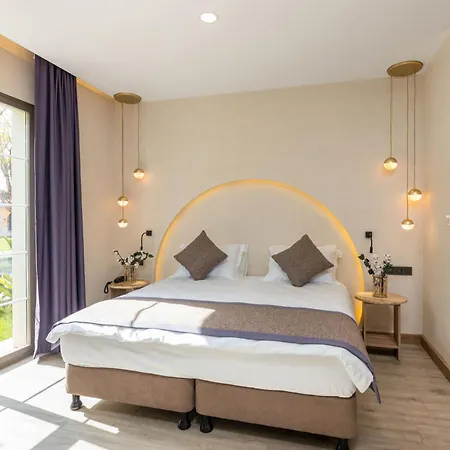Hotel Ema *
