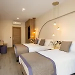 Hotel Ema *
